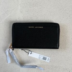 MARC JACOBS Black Leather Zip-Around Clutch Wallet Wristlet NWT